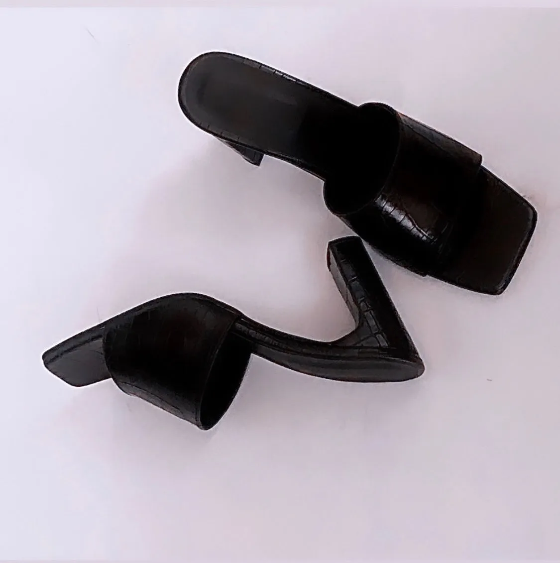 Ariana Textured Heels