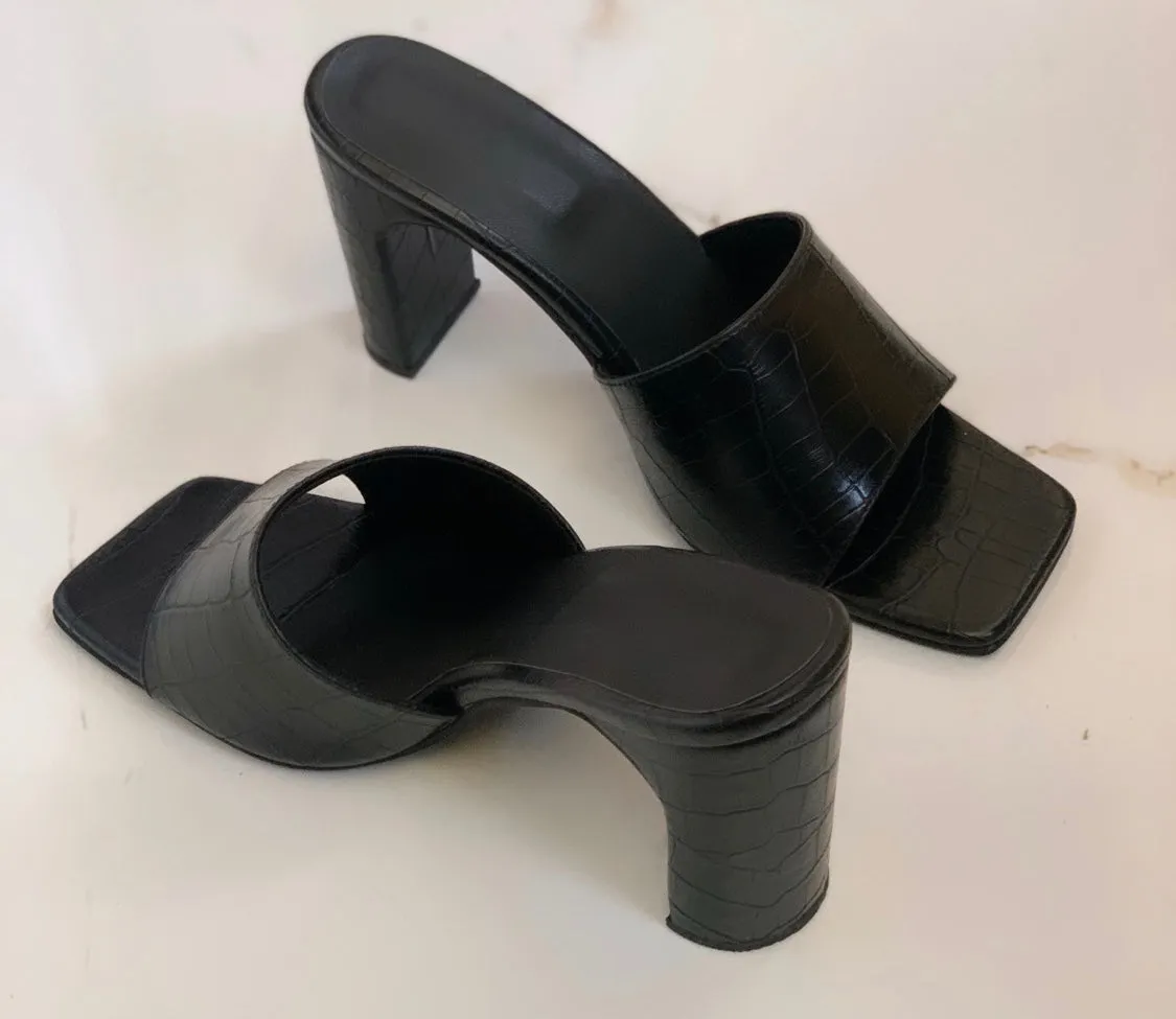 Ariana Textured Heels