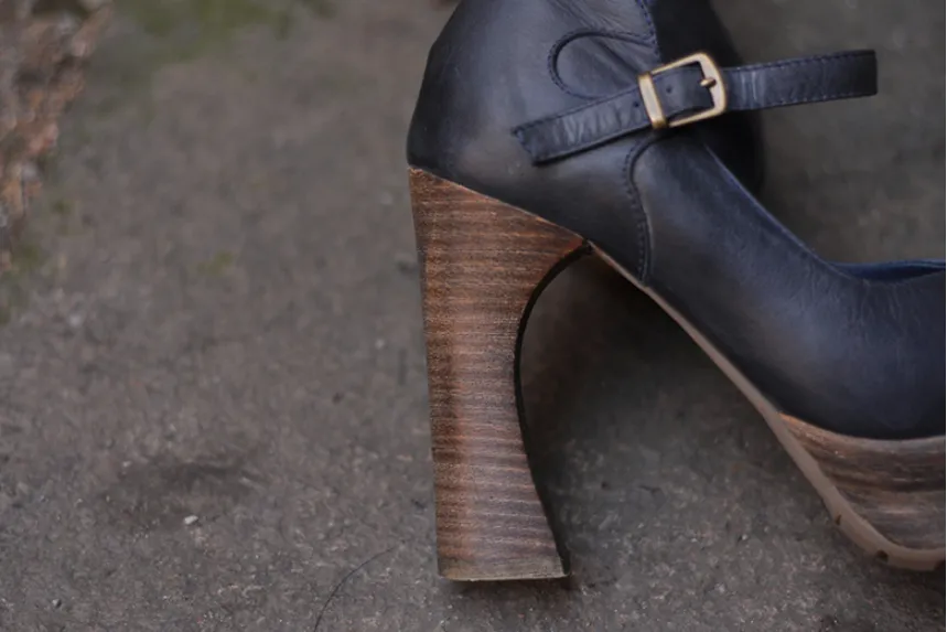 ARTMU VINTAGE INSPIRED BLOCK HEELED HIGH SHOES