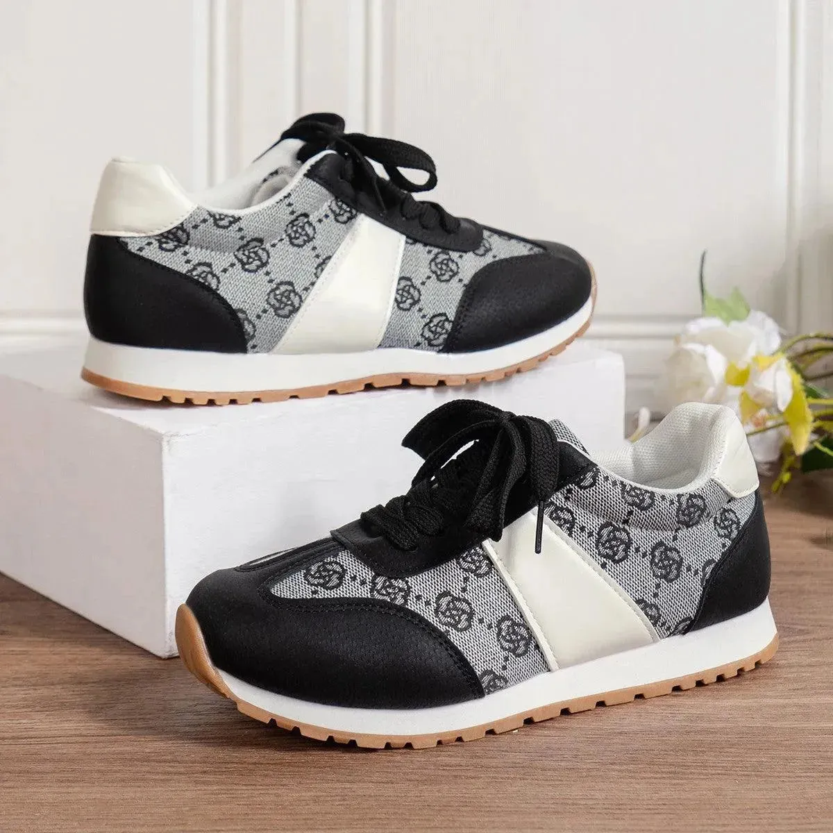 Floral Print Round Toe Flat Sneakers
