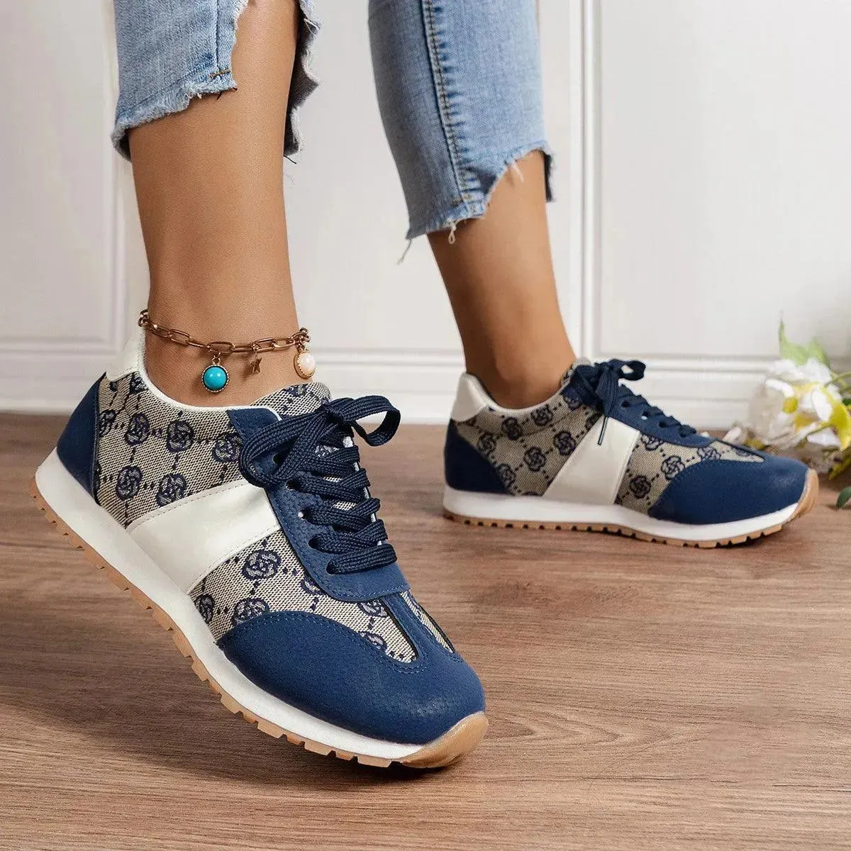 Floral Print Round Toe Flat Sneakers