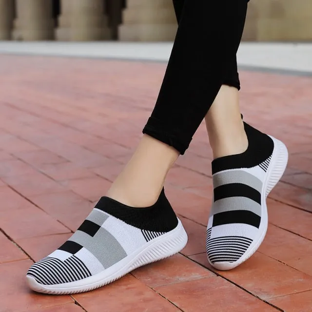 Womens Casual Shoes Woman Mesh Sneakers Women 2021 New Spring Knitted Flat Ladies Shoes Slip on Female Footwear Plus Size 35-43